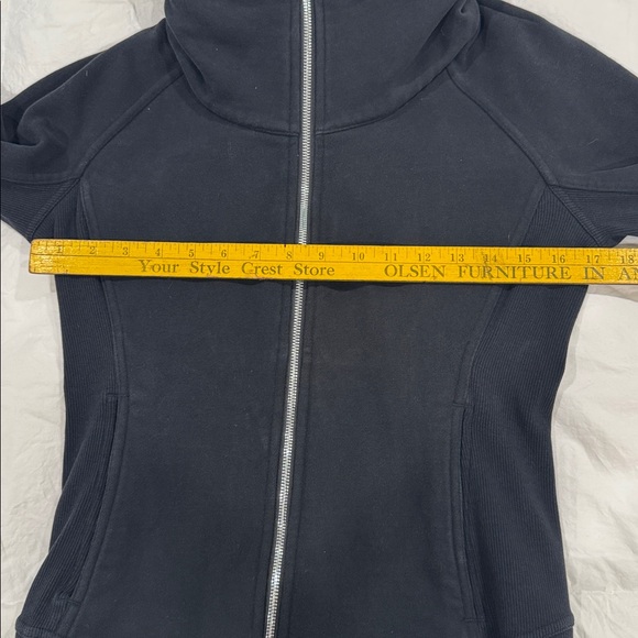 Lululemon Radiant Jacket II black full zip sweatshirt Sz 6 - Picture 8 of 10